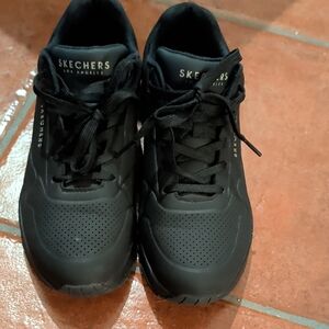 Skechers Women's 8.5 Black Sneakers